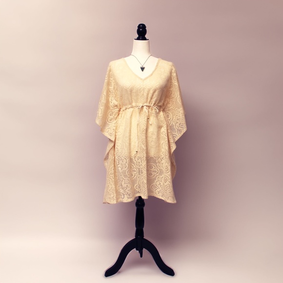 BLONDE VAGABOND | Lacy Boho Beach Cover - Picture 1 of 5